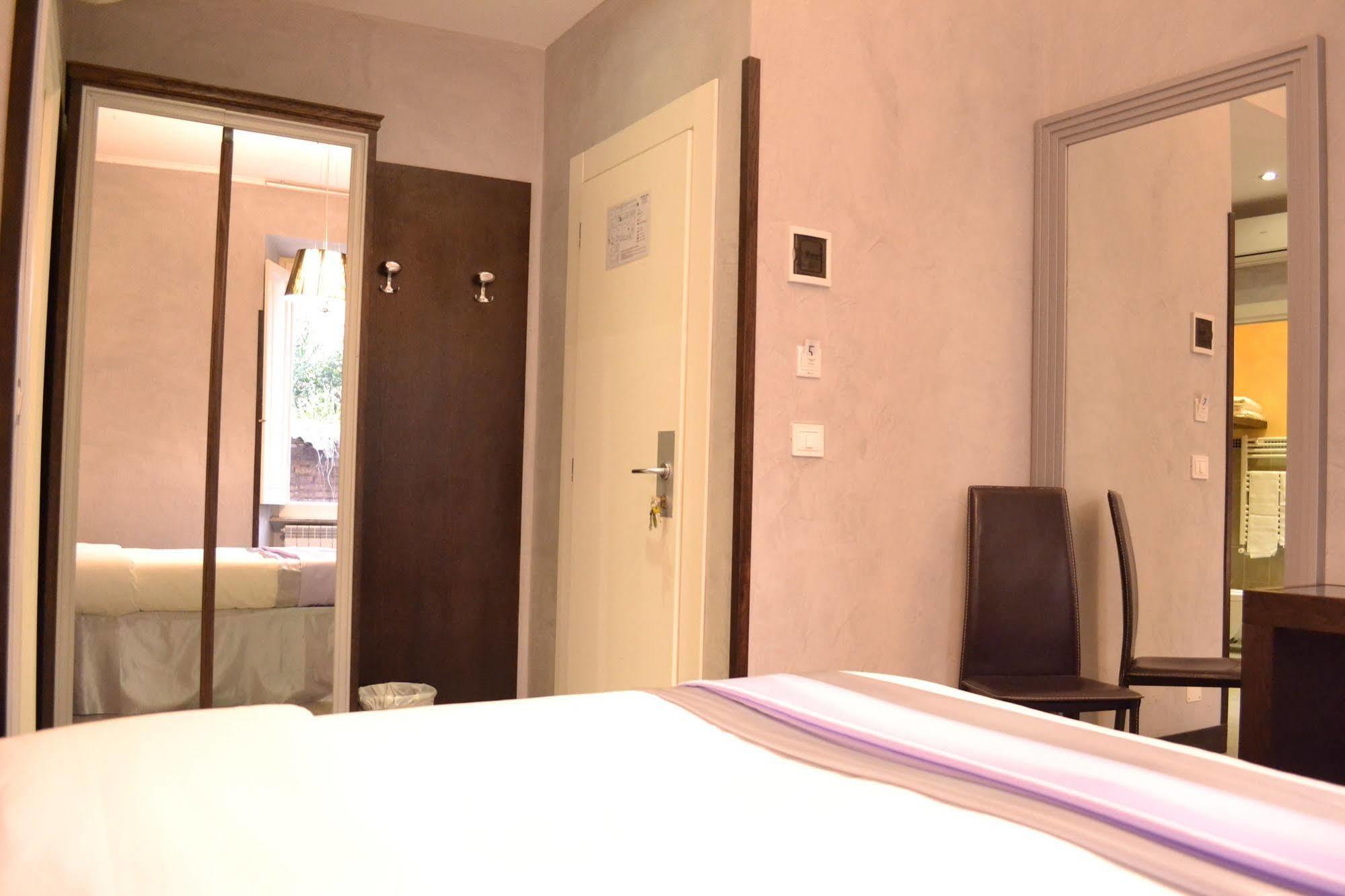 Hotel Tiburtina House Roma Exterior foto